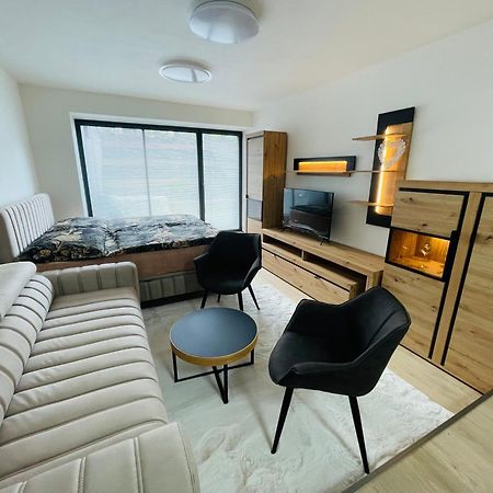 Apartman Sadova Zlin Bagian luar foto